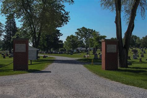 Crown Hill Cemetery In Knox Indiana Find A Grave Cemetery