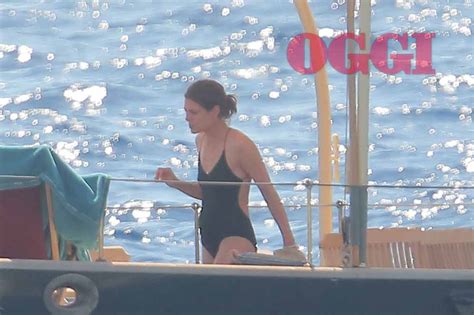 Charlotte Casiraghi Incinta In Barca Con Il Fidanzato Lamberto