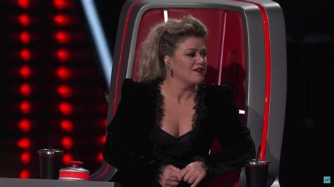 Did Kelly Clarkson Have A Boob Job The Voice Judge Questioned By Fans