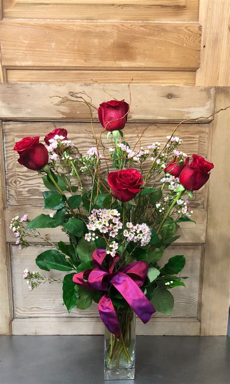 Traditional Half Dozen Roses In Slidell La Petals And Stems Florist