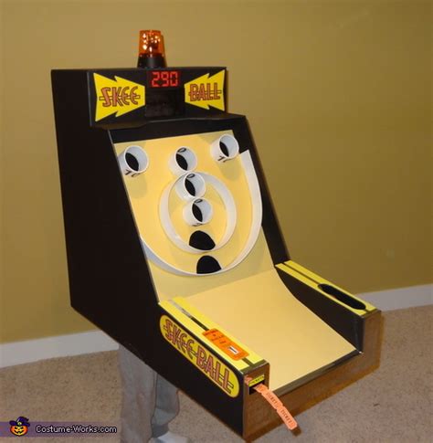 The electronics for the skee ball machine are refreshingly easy and simple. Homemade Skee Ball - Homemade Ftempo