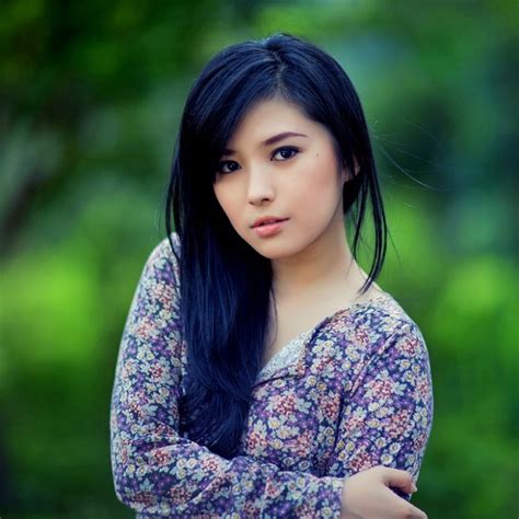 Ya kali aja ada cewek yang mau ikutin gayanya kayak foto cewek yg d bwh ini ). Melihat Kecantikan Cewek Indonesia dari Barat hingga Timur ...
