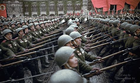 Soviet Soldiers During The Victory Parade 1945 Rdragonutopia