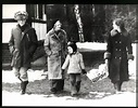 Photo Erich Honecker beim Spaziergang avec seiner Frau Margot, Tochter ...