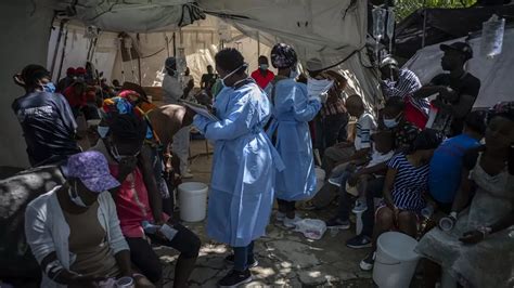 dozens dead over 1 000 infected in haiti s cholera outbreak
