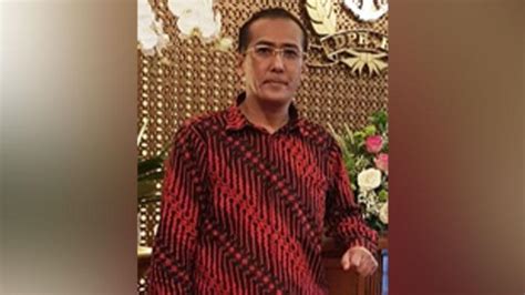 Kpk terus buru buron kasus korupsi, termasuk harun masiku. Mengurai Lagi Peran Harun Masiku, Caleg PDIP Tersangka ...