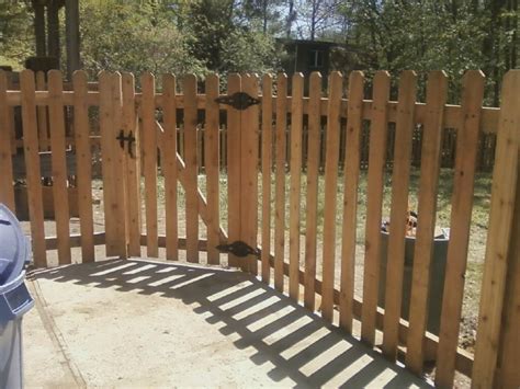 K And M Fence 5 Tall Spaced Picket Using Western Red Cedar Dogear Fence