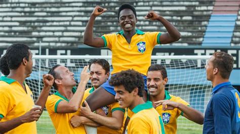 Sinopsis Pele Birth Of A Legend Kisah Legenda Sepak Bola Brazil Di