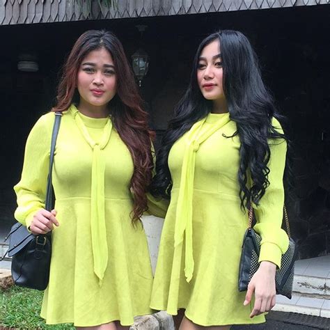 Foto Pamela Safitri And Ovi Sovianti Duo Serigala Terbaru Model Sexy