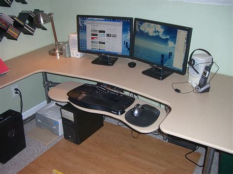 Make your own computer table. 15+ DIY Computer Desk Ideas & Tutorials for Home Office ...