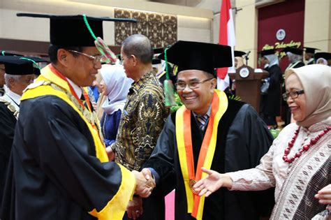 Rektor Unp Kukuhkan 4 Guru Besar Mimbar Sumbar