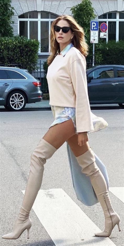 White Boots White Jeans High Thigh Boots Victoria Beckham Outfits Mode Plus Otk Boot
