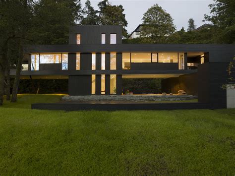 Villa S Dark Modern Home By Saunders Architecture Wowow Home Magazine