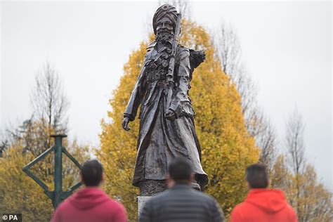 Thugs Vandalise War Memorial Of Sikh Soldier To Honour Thousands Of