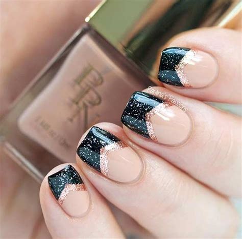 Party Nails For New Years Eve Nails Glitter Style Neutral Nail