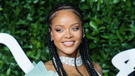 Fentys Fortune Rihanna Is Now Officially A Billionaire Forbes