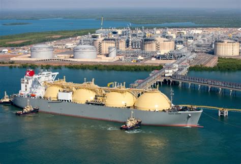 Total Delivers Its First Carbon Neutral Lng Cargo Fandl Asia