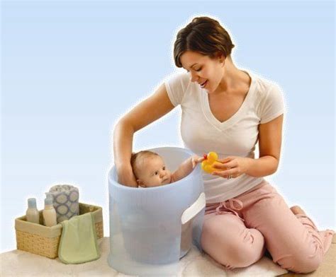 The use of most rigid bath seats should be discontinued when a baby begins standing up, so many families skip the bath seat since it has a very short useful life. WashPOD for 0-6 month infants. Simulates the warm confines ...