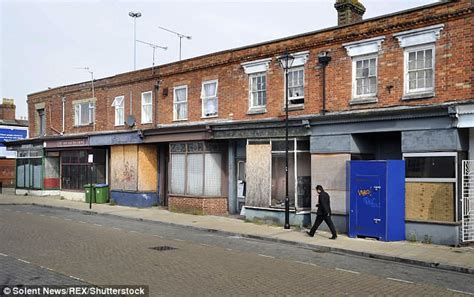 Daily Mail Campaign To Save Britains High Streets After 50000 Retail