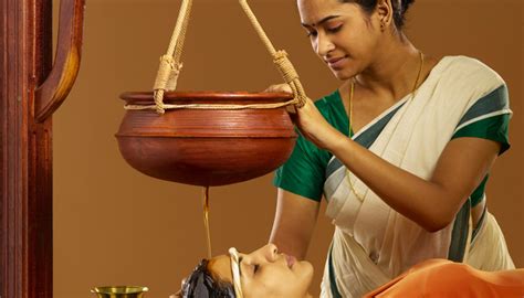 Shirodhara A Forehead Oil Flow Treatment Which Helps To Relax The Mind And Brain Naturopathy