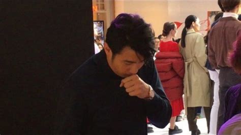 แก้มบุ๋ม เอาเงิน 70,000 ที่พ่อขุน ชานนท์ หามาคืน. ขุน ชานนท์ เจ็บคอไอไม่หยุด หลังสื่อรอถามปม แก้มบุ๋ม แฉ ...