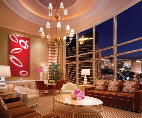 Some of the features that set this suite apart from other 2 bedroom suites in las vegas include: The best Vegas rooms with a view | Las Vegas Blogs