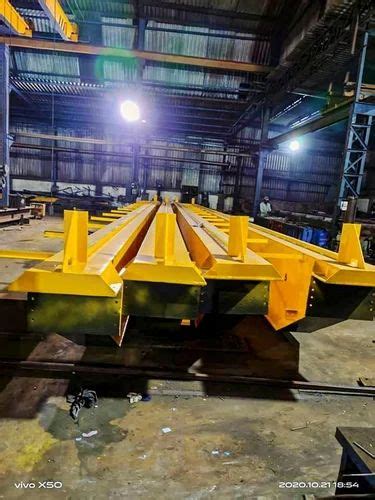 Electric Box Girder EOT Crane For Material Handling At 621000 In