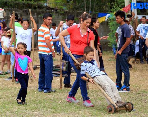 Costa rica es un país fascinante por su naturaleza. Miles disfrutan de los juegos tradicionales en San Marcos ...