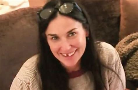 Demi Moore Reveals Shes Missing Her Two Front Teeth See The Pic