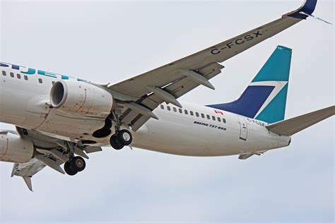 C Fcsx Westjet Airlines Boeing 737 800 New In 2014