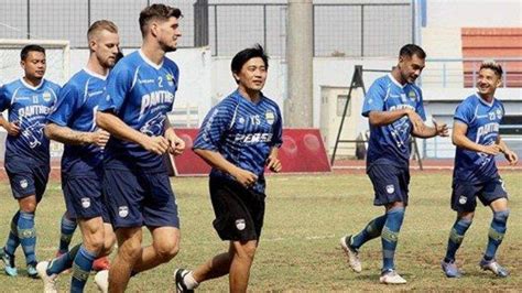 Piala menpora 2021 telah memasuki babak delapan besar, persib bandung akan menjajal skuad muda persebaya surabaya. Persib Bandung Ungkap Kondisi Pemain Jelang Perempat Final ...