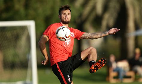 You are on the player profile of haris seferovic, benfica. Trainingslager Tag 5: Seferovic pausiert und verpasst das Beach-Soccer-Turnier | SGE4EVER.de ...