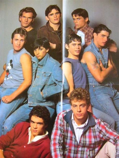 Pin By Lizzie On The Outsiders The Outsiders Cast The Outsiders Movie Scenes