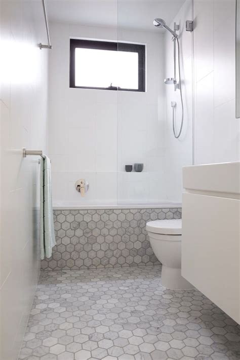 Tiles Ideas For Small Bathroom 32 Shairoomcom