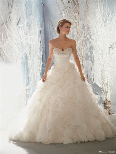 2016 New Arrival Strapless Ruffles Wedding Dress Beaded Pearls Bridal