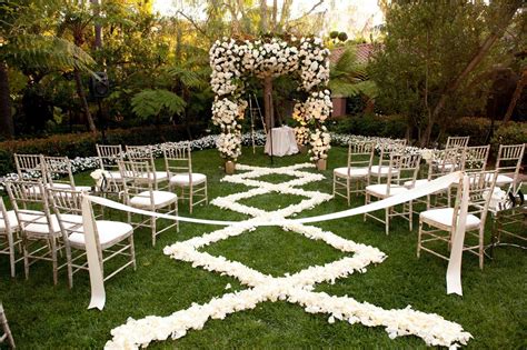 Flower Petal Designs For The Wedding Ceremony Aisle