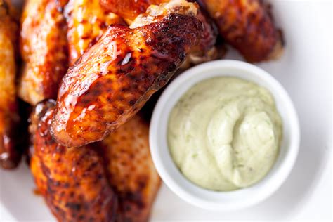 Chicken wings with blue cheese sauce. a little lusciousness: BUFFALO CHICKEN WINGS & BLUE CHEESE ...