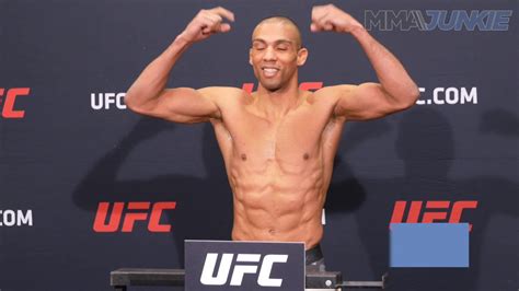 Mma reacts to ufc 219: UFC 219: Khabib Nurmagomedov, Edson Barboza weigh in - YouTube