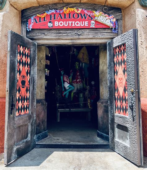 All Hallows Eve Boutique Gets a Summertime Upgrade - Freaks of HHN