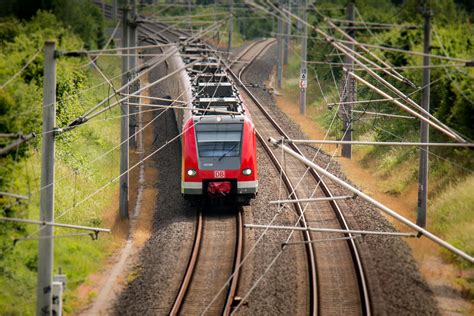 Fotos Gratis Pista Ferrocarril Tren Vehículo Electricidad Carril