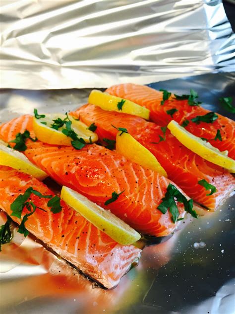 How that happens is that, after seasoning your salmon, you seal it up in a foil pouch. Cooking Salmon Fillets In Foil : Next, place the fish in a ...