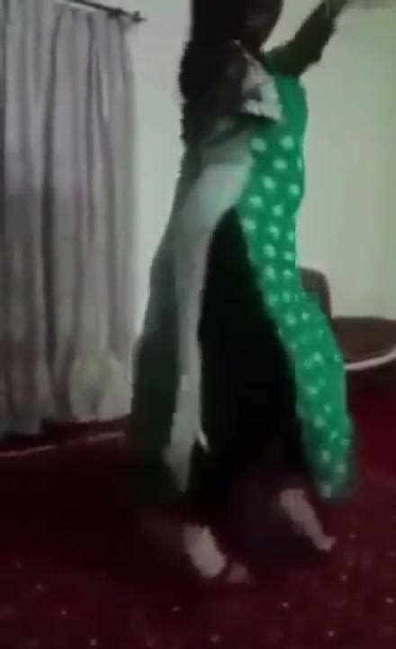 Pashto Beautiful Girl Dance At Home On Pashto Song New Video 2017 By