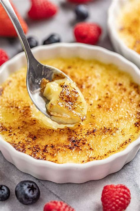 I had so much fun making vanilla creme brulee and i'm sure you would too! Easy Classic Crème Brûlée | Recipe in 2020 | Yummy food ...
