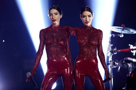 The Veronicas Shock In Nude Arias Performance New Idea Magazine