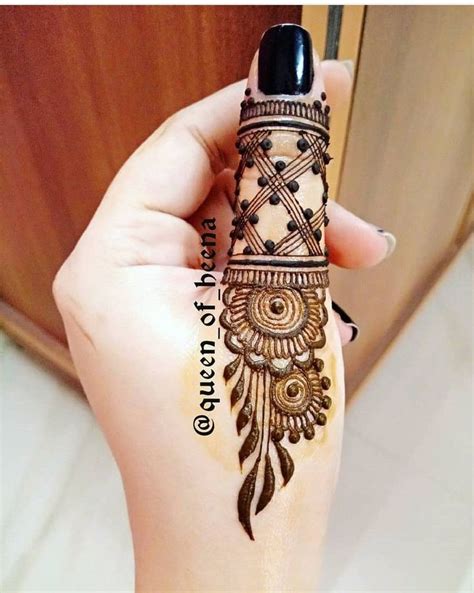 Thumb Finger Henna Design Are A Very Beautiful Canvas For Showcasing