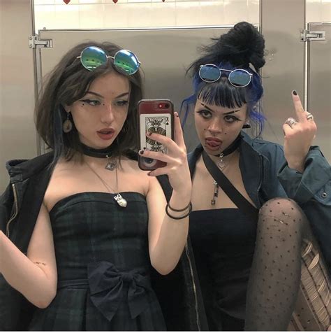 pin by sydn3y🧿 on ♡ clothes ♡ grunge hair aesthetic girl goth aesthetic
