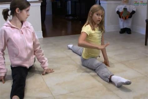 Learn How To Do The Splits Video Tutorial How To Do Splits Do