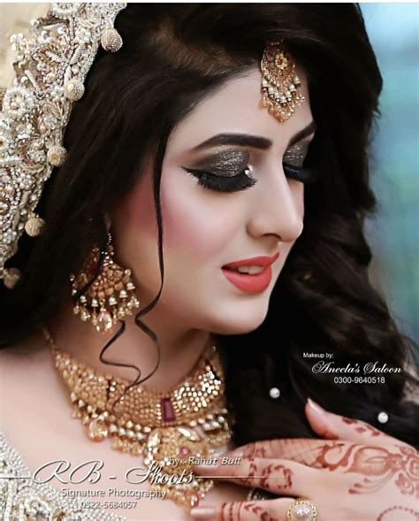beautiful wedding women in 2020 bridal makeup images pakistani bridal makeup pakistani