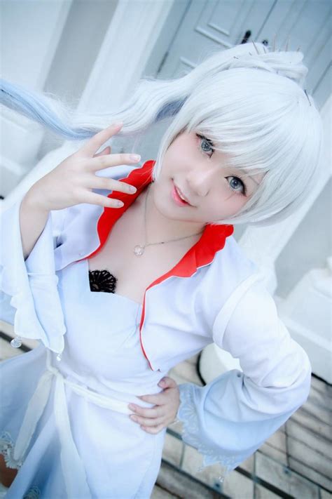 Weiss Schnee From Rwby Cosplay Know Your Meme