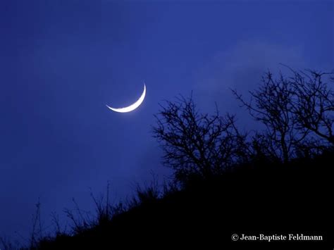 Last Nights Crescent Moon Todays Image Earthsky